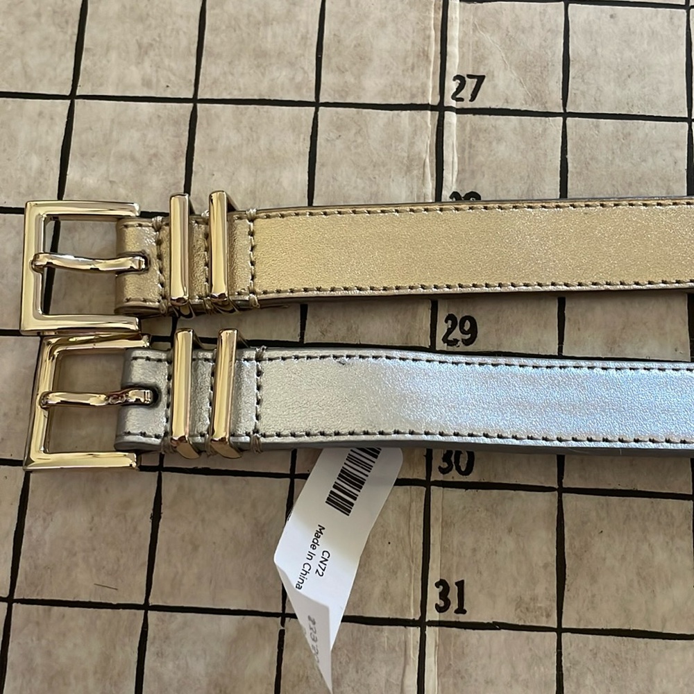 (2) belts